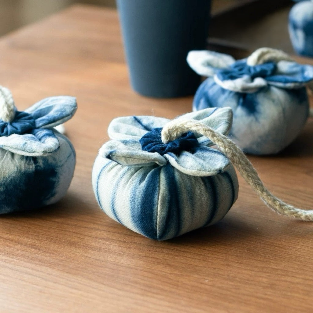 Handcrafted_fabric_lavender_car_accessory_sachet