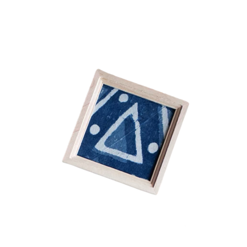 Handmade tie-dye triangular pattern wooden refrigerator magnets