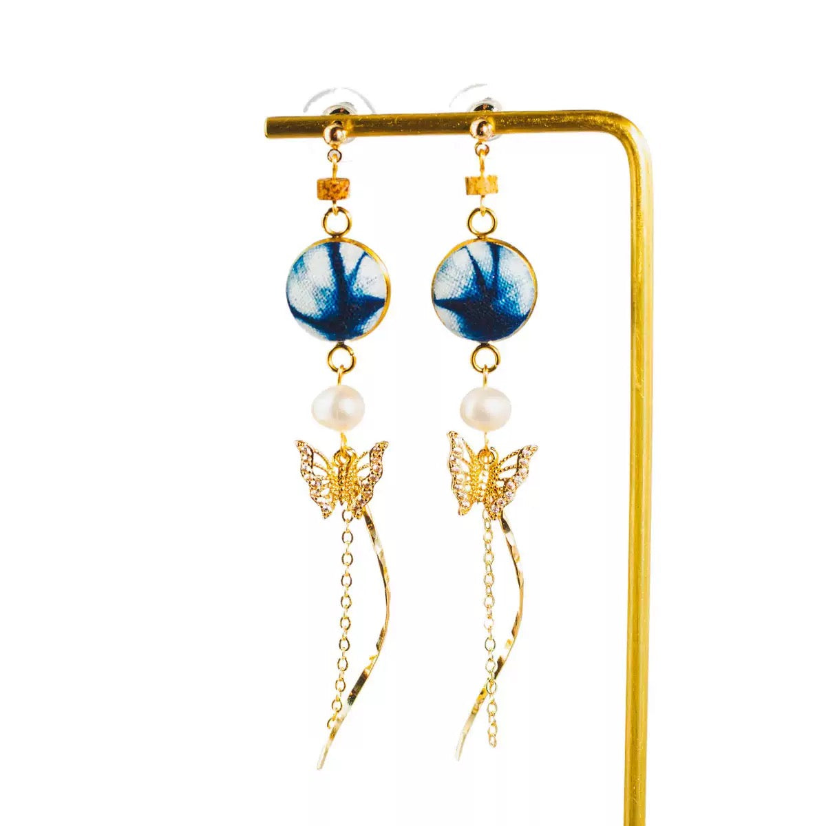 Handmade tie-dye 14k gold honeybee stud earrings