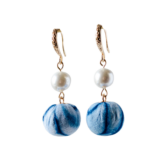 Handcrafted tie-dyed simple pearl earrings